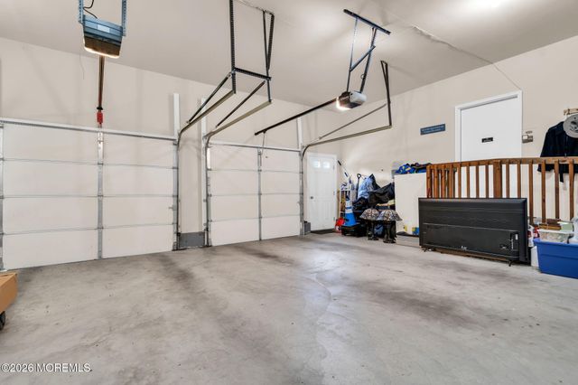 2303 Donna Dee Court, Toms River, NJ 08755