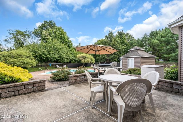 2303 Donna Dee Court, Toms River, NJ 08755