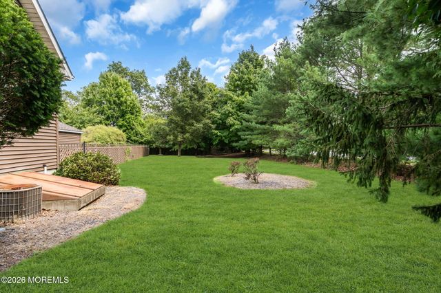 2303 Donna Dee Court, Toms River, NJ 08755