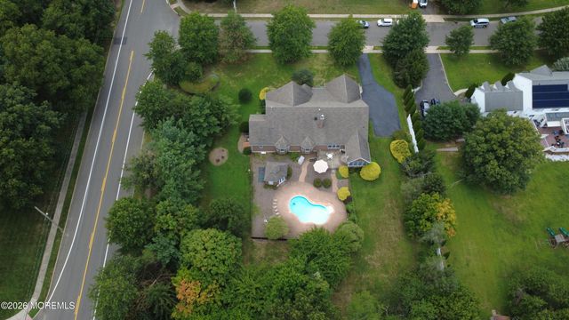 2303 Donna Dee Court, Toms River, NJ 08755