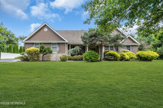 2303 Donna Dee Court, Toms River, NJ 08755