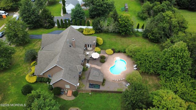 2303 Donna Dee Court, Toms River, NJ 08755