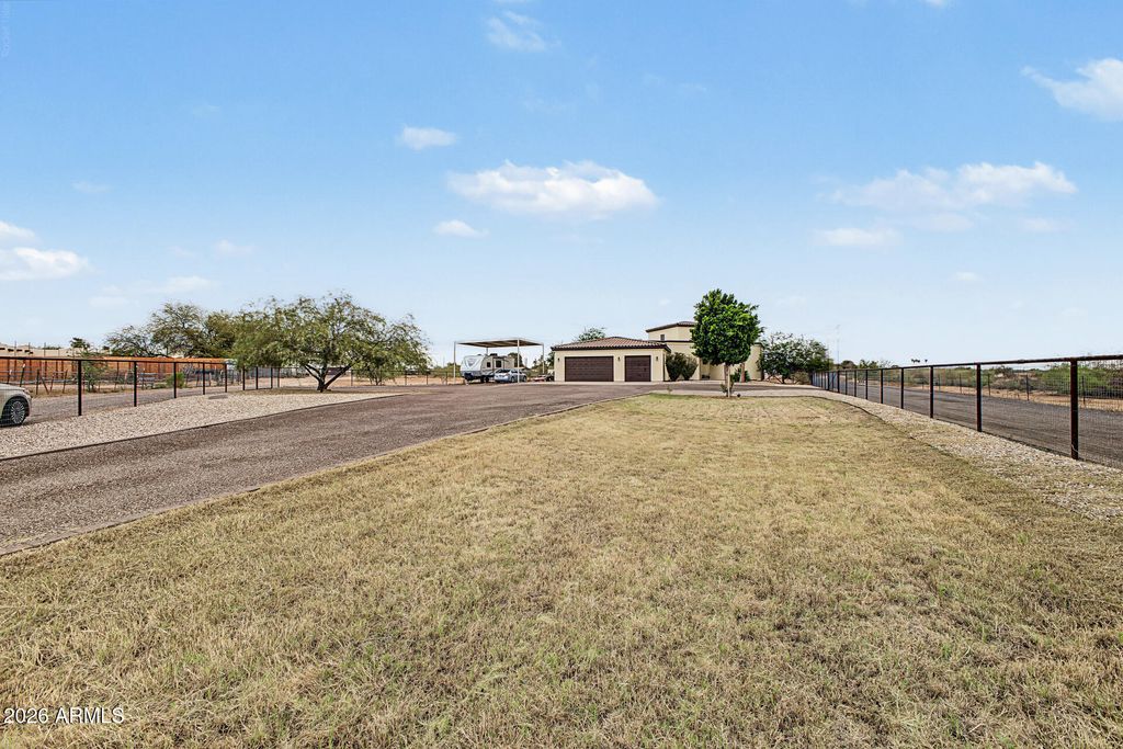 10819 E THE GRIFFIN Way, Valley Farms, AZ 85191 — photo 2