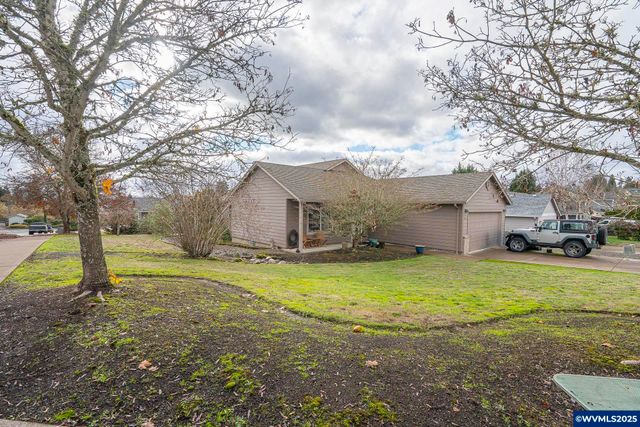 201 NW Howard Ln, Dallas, OR 97338