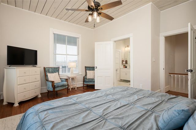 1021 Sealy Street, Galveston, TX 77550
