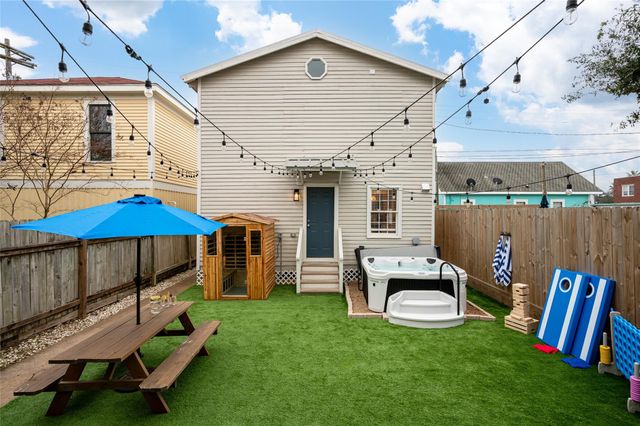1021 Sealy Street, Galveston, TX 77550