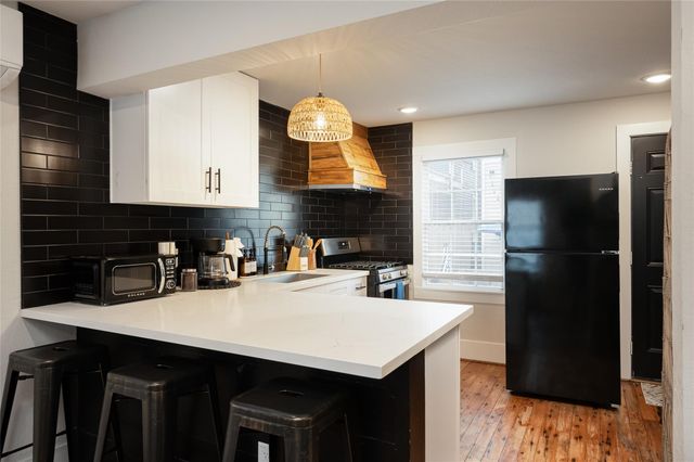 1021 Sealy Street, Galveston, TX 77550