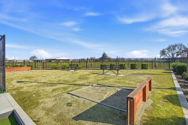 1112 Audrey Ct, Galt, CA 95632