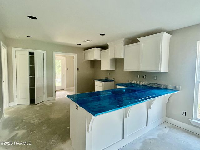 202 Camerons Cove Drive, Carencro, LA 70520