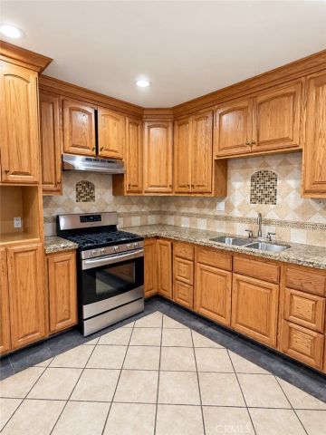 7881 Claybeck Avenue, Sun Valley, CA 91352