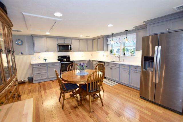 267 Oak St, Halifax, MA 02338
