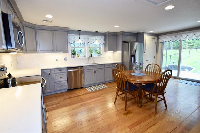 267 Oak St, Halifax, MA 02338