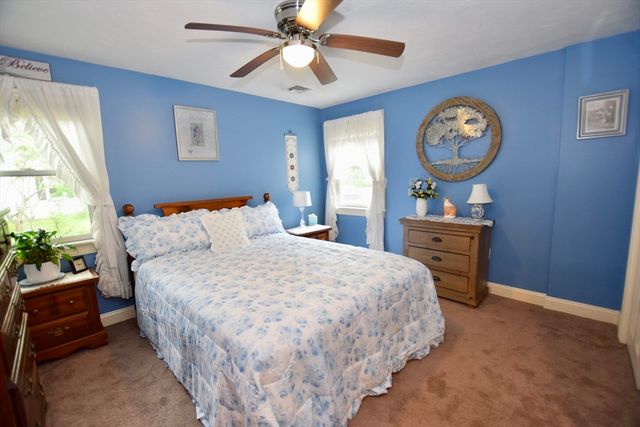 267 Oak St, Halifax, MA 02338