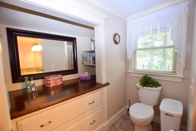 267 Oak St, Halifax, MA 02338