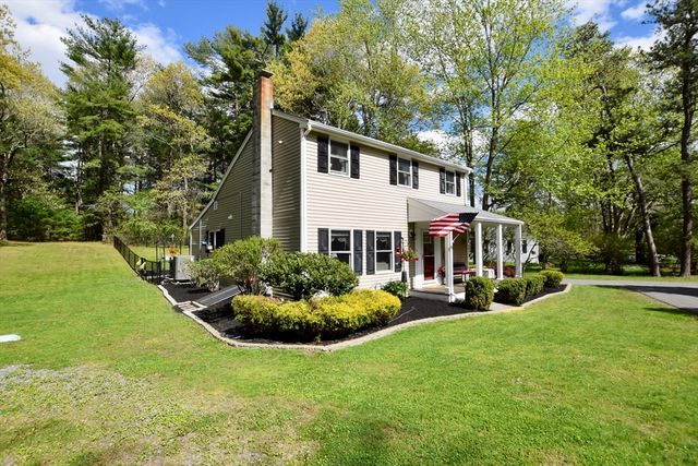 267 Oak St, Halifax, MA 02338