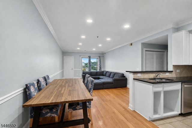 15 Tichenor Ln 403, Newark City, NJ 07114