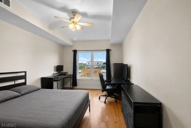 15 Tichenor Ln 403, Newark City, NJ 07114