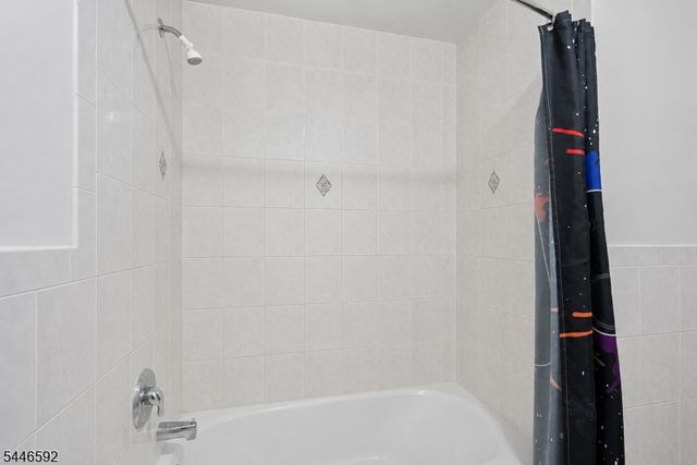 15 Tichenor Ln 403, Newark City, NJ 07114