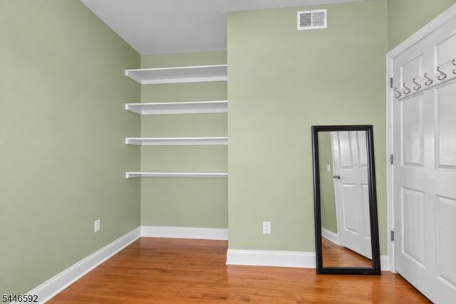 15 Tichenor Ln 403, Newark City, NJ 07114