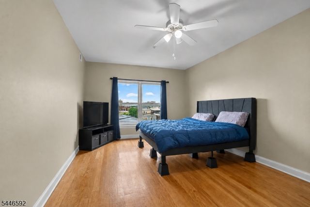 15 Tichenor Ln 403, Newark City, NJ 07114