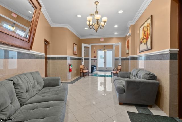 15 Tichenor Ln 403, Newark City, NJ 07114
