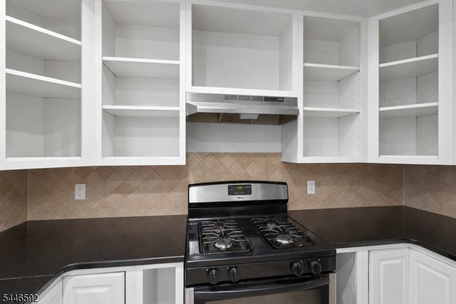 15 Tichenor Ln 403, Newark City, NJ 07114