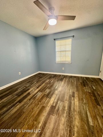 1315 Sussex Drive, Ocean Springs, MS 39564