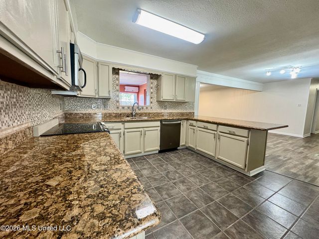 1315 Sussex Drive, Ocean Springs, MS 39564