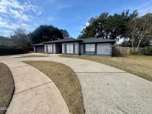 1315 Sussex Drive, Ocean Springs, MS 39564