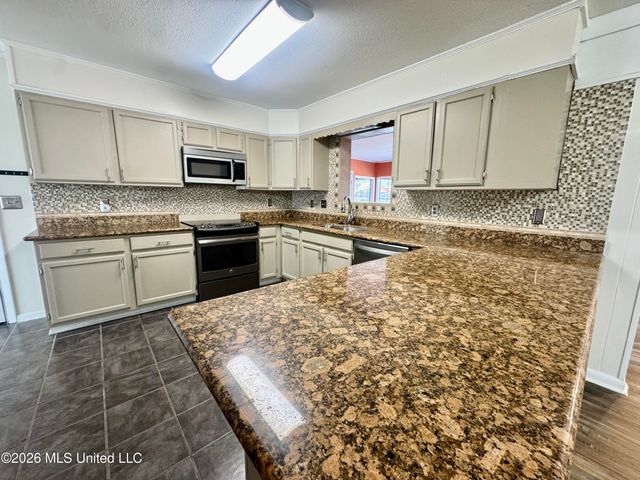 1315 Sussex Drive, Ocean Springs, MS 39564