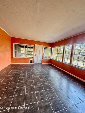 1315 Sussex Drive, Ocean Springs, MS 39564