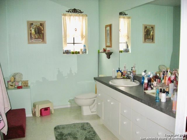 2710 W CRAIG PL, San Antonio, TX 78228