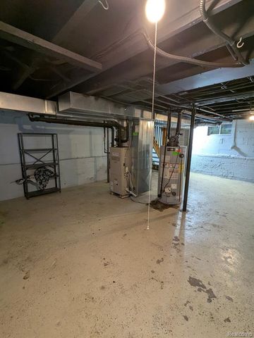 1108 S Grand Traverse Street, Flint, MI 48502