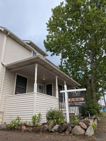 1108 S Grand Traverse Street, Flint, MI 48502