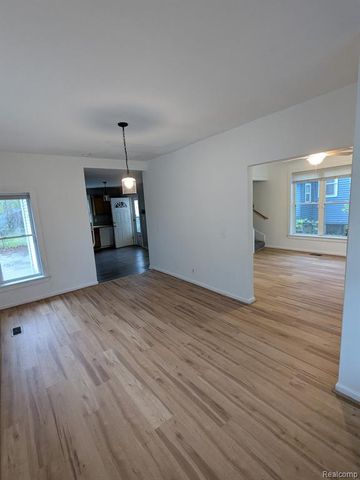 1108 S Grand Traverse Street, Flint, MI 48502