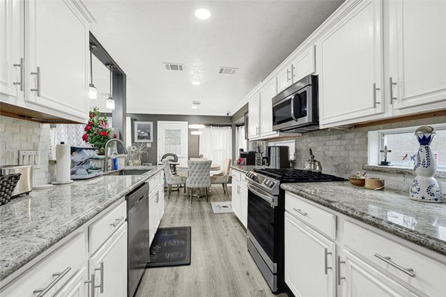 22214 Queenbury Hills Drive, Houston, TX 77073