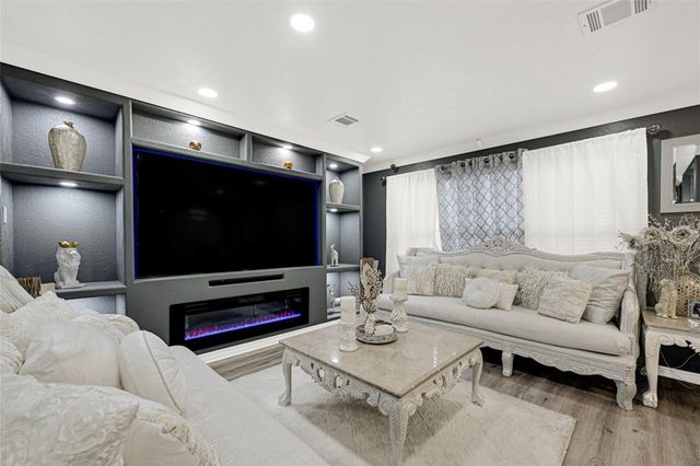 22214 Queenbury Hills Drive, Houston, TX 77073