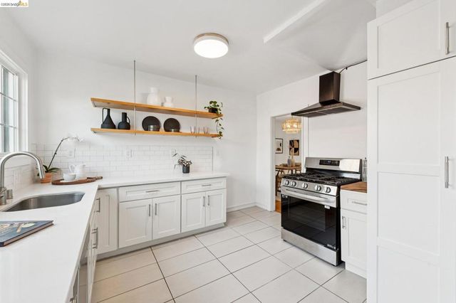 2745 2745 Maxwell Ave, Oakland, CA 94619