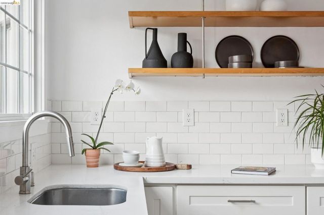 2745 2745 Maxwell Ave, Oakland, CA 94619