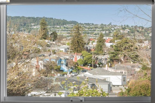 2745 2745 Maxwell Ave, Oakland, CA 94619