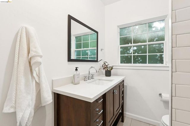 2745 2745 Maxwell Ave, Oakland, CA 94619