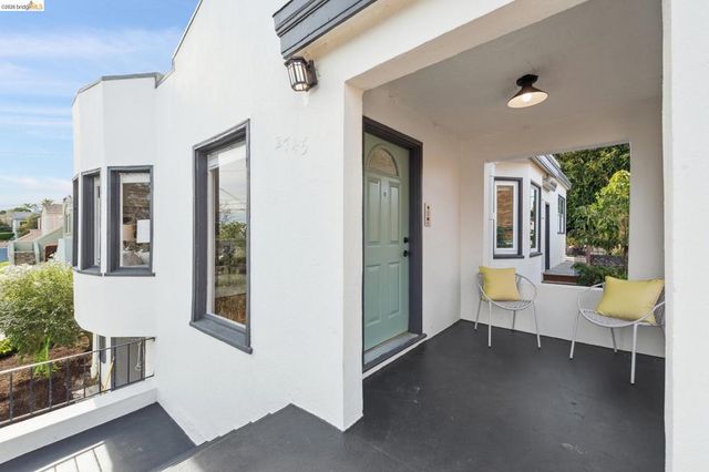 2745 2745 Maxwell Ave, Oakland, CA 94619