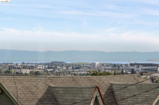 2745 2745 Maxwell Ave, Oakland, CA 94619