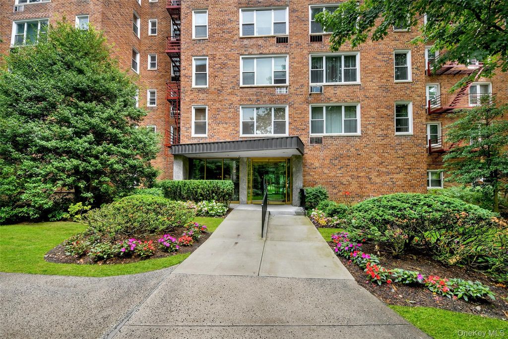 110 DeHaven Drive 416, Yonkers, NY 10703 — exterior