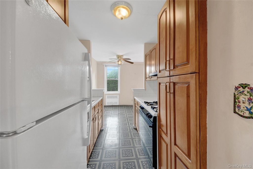 110 DeHaven Drive 416, Yonkers, NY 10703 — photo 4