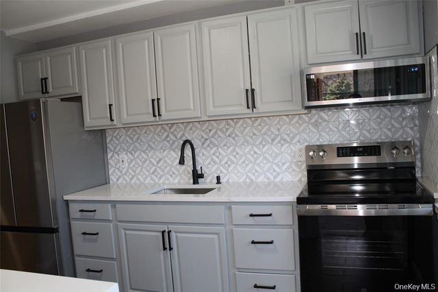 810 Blooming Grove Turnpike 7, New Windsor, NY 12553