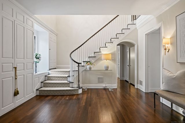 276 Greenley Road, New Canaan, CT 06840