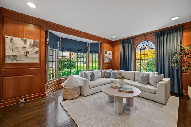 276 Greenley Road, New Canaan, CT 06840