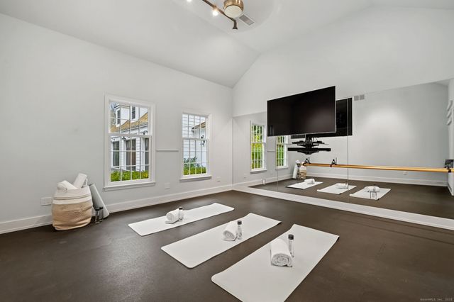 276 Greenley Road, New Canaan, CT 06840