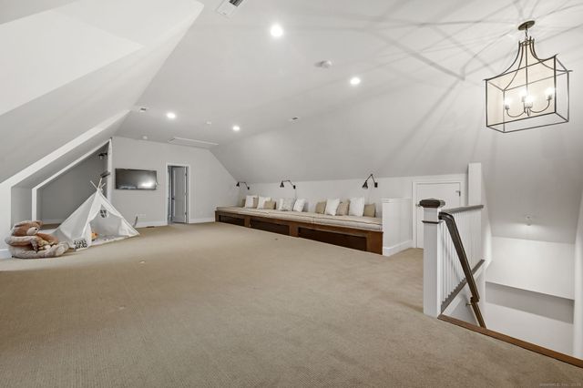 276 Greenley Road, New Canaan, CT 06840